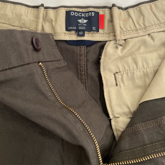 DOCKERS  Ultimate Supreme Flex Short Men's Dark Chino Size 32 - Picture 4 of 10